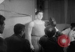 Immagine di Boxer Milo Malagoli Italia, 1954, secondo 29 filmato di repertorio 65675070192
