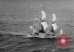 Image navire Mayflower II Plymouth Massachusetts USA, 1957, de la seconde 6 séquences d'archives historiques vidéo 65675070195
