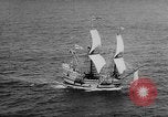 Image navire Mayflower II Plymouth Massachusetts USA, 1957, de la seconde 7 séquences d'archives historiques vidéo 65675070195