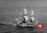 Image navire Mayflower II Plymouth Massachusetts USA, 1957, de la seconde 8 séquences d'archives historiques vidéo 65675070195
