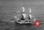 Image navire Mayflower II Plymouth Massachusetts USA, 1957, de la seconde 9 séquences d'archives historiques vidéo 65675070195