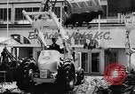 Image voitures américaines Poznan Pologne, 1957, de la seconde 16 séquences d'archives historiques vidéo 65675070197