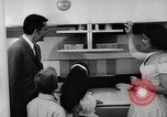 Image Monsanto de la maison de l'avenir Anaheim California USA, 1957, de la seconde 23 séquences d'archives historiques vidéo 65675070199