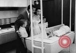 Image Monsanto de la maison de l'avenir Anaheim California USA, 1957, de la seconde 29 séquences d'archives historiques vidéo 65675070199