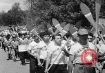 Image Native American Indian course de canoë Bellingham Washington USA, 1957, de la seconde 6 séquences d'archives historiques vidéo 65675070200