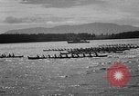 Image Native American Indian course de canoë Bellingham Washington USA, 1957, de la seconde 21 séquences d'archives historiques vidéo 65675070200
