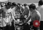 Image Native American Indian course de canoë Bellingham Washington USA, 1957, de la seconde 60 séquences d'archives historiques vidéo 65675070200