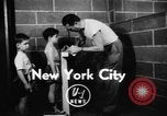 Image garçons compétition de boxe New York City USA, 1948, de la seconde 3 séquences d'archives historiques vidéo 65675070239