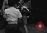 Image garçons compétition de boxe New York City USA, 1948, de la seconde 17 séquences d'archives historiques vidéo 65675070239