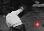 Image garçons compétition de boxe New York City USA, 1948, de la seconde 33 séquences d'archives historiques vidéo 65675070239