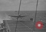 Immagine di Artigliere sepolto in mare in TBF avenger aeromobile Manila Filippine, 1944, secondo 4 filmato di repertorio 65675070253