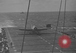 Immagine di Artigliere sepolto in mare in TBF avenger aeromobile Manila Filippine, 1944, secondo 5 filmato di repertorio 65675070253