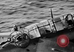 Immagine di Artigliere sepolto in mare in TBF avenger aeromobile Manila Filippine, 1944, secondo 9 filmato di repertorio 65675070253