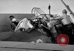 Immagine di Artigliere sepolto in mare in TBF avenger aeromobile Manila Filippine, 1944, secondo 34 filmato di repertorio 65675070253