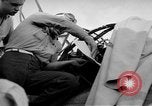 Immagine di Artigliere sepolto in mare in TBF avenger aeromobile Manila Filippine, 1944, secondo 44 filmato di repertorio 65675070253