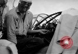 Immagine di Artigliere sepolto in mare in TBF avenger aeromobile Manila Filippine, 1944, secondo 47 filmato di repertorio 65675070253