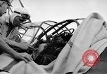 Immagine di Artigliere sepolto in mare in TBF avenger aeromobile Manila Filippine, 1944, secondo 54 filmato di repertorio 65675070253
