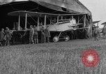 Image DH-4 Bombardier biplan Colombey-les-Belles France, 1918, de la seconde 6 séquences d'archives historiques vidéo 65675070256