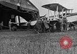 Image DH-4 Bombardier biplan Colombey-les-Belles France, 1918, de la seconde 12 séquences d'archives historiques vidéo 65675070256