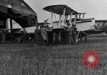 Image DH-4 Bombardier biplan Colombey-les-Belles France, 1918, de la seconde 14 séquences d'archives historiques vidéo 65675070256