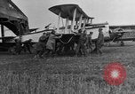 Image DH-4 Bombardier biplan Colombey-les-Belles France, 1918, de la seconde 16 séquences d'archives historiques vidéo 65675070256