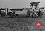 Image DH-4 Bombardier biplan Colombey-les-Belles France, 1918, de la seconde 21 séquences d'archives historiques vidéo 65675070256
