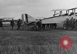 Image DH-4 Bombardier biplan Colombey-les-Belles France, 1918, de la seconde 29 séquences d'archives historiques vidéo 65675070256