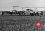 Image DH-4 Bombardier biplan Colombey-les-Belles France, 1918, de la seconde 41 séquences d'archives historiques vidéo 65675070256
