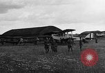 Image DH-4 Bombardier biplan Colombey-les-Belles France, 1918, de la seconde 44 séquences d'archives historiques vidéo 65675070256