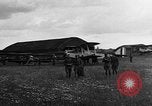 Image DH-4 Bombardier biplan Colombey-les-Belles France, 1918, de la seconde 45 séquences d'archives historiques vidéo 65675070256