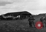 Image DH-4 Bombardier biplan Colombey-les-Belles France, 1918, de la seconde 54 séquences d'archives historiques vidéo 65675070256