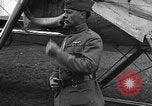 Standbild Benjamin Foulois D Colombey-les-Belles Frankreich, 1918, aus Sekunde 51 historischem Filmmaterial Videoclip 65675070257