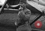 Standbild Benjamin Foulois D Colombey-les-Belles Frankreich, 1918, aus Sekunde 56 historischem Filmmaterial Videoclip 65675070257