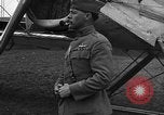 Standbild Benjamin Foulois D Colombey-les-Belles Frankreich, 1918, aus Sekunde 62 historischem Filmmaterial Videoclip 65675070257