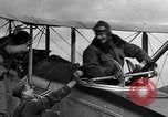 Standbild DH-4 Bomber Colombey-les-Belles Frankreich, 1918, aus Sekunde 13 historischem Filmmaterial Videoclip 65675070259