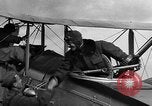 Standbild DH-4 Bomber Colombey-les-Belles Frankreich, 1918, aus Sekunde 14 historischem Filmmaterial Videoclip 65675070259