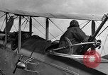 Standbild DH-4 Bomber Colombey-les-Belles Frankreich, 1918, aus Sekunde 21 historischem Filmmaterial Videoclip 65675070259