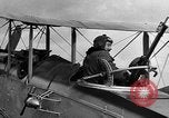Standbild DH-4 Bomber Colombey-les-Belles Frankreich, 1918, aus Sekunde 22 historischem Filmmaterial Videoclip 65675070259