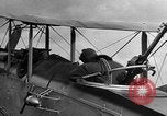 Standbild DH-4 Bomber Colombey-les-Belles Frankreich, 1918, aus Sekunde 24 historischem Filmmaterial Videoclip 65675070259