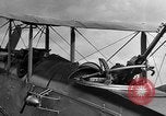 Standbild DH-4 Bomber Colombey-les-Belles Frankreich, 1918, aus Sekunde 25 historischem Filmmaterial Videoclip 65675070259