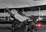 Standbild DH-4 Bomber Colombey-les-Belles Frankreich, 1918, aus Sekunde 38 historischem Filmmaterial Videoclip 65675070259