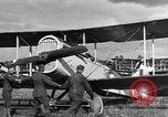 Standbild DH-4 Bomber Colombey-les-Belles Frankreich, 1918, aus Sekunde 44 historischem Filmmaterial Videoclip 65675070259