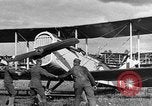 Standbild DH-4 Bomber Colombey-les-Belles Frankreich, 1918, aus Sekunde 45 historischem Filmmaterial Videoclip 65675070259