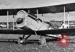 Standbild DH-4 Bomber Colombey-les-Belles Frankreich, 1918, aus Sekunde 55 historischem Filmmaterial Videoclip 65675070259