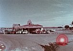 Standbild Drive-in-Restaurant Florida United States USA, 1958, aus Sekunde 6 historischem Filmmaterial Videoclip 65675070279