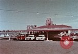 Standbild Drive-in-Restaurant Florida United States USA, 1958, aus Sekunde 9 historischem Filmmaterial Videoclip 65675070279