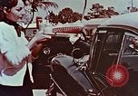 Standbild Drive-in-Restaurant Florida United States USA, 1958, aus Sekunde 15 historischem Filmmaterial Videoclip 65675070279