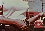 Standbild Drive-in-Restaurant Florida United States USA, 1958, aus Sekunde 30 historischem Filmmaterial Videoclip 65675070279