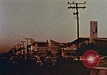 Standbild 1950er Autos entlang Streifen des Motels Florida United States USA, 1958, aus Sekunde 5 historischem Filmmaterial Videoclip 65675070281