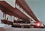 Standbild 1950er Autos entlang Streifen des Motels Florida United States USA, 1958, aus Sekunde 21 historischem Filmmaterial Videoclip 65675070281